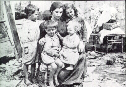 mother and children tornado 1917