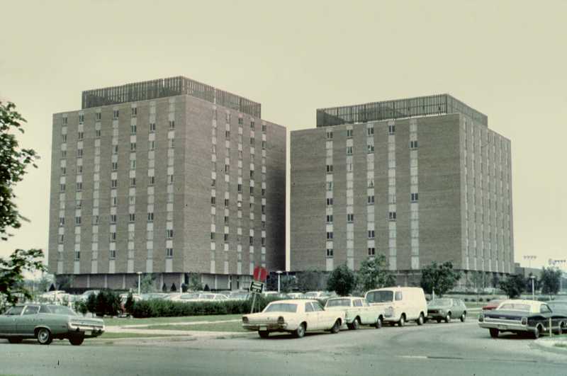Eastern Illinois University H.F. Thut Greenhouse Thut Presentation