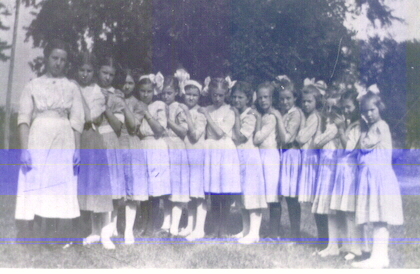 Mattoon class of girls 1920